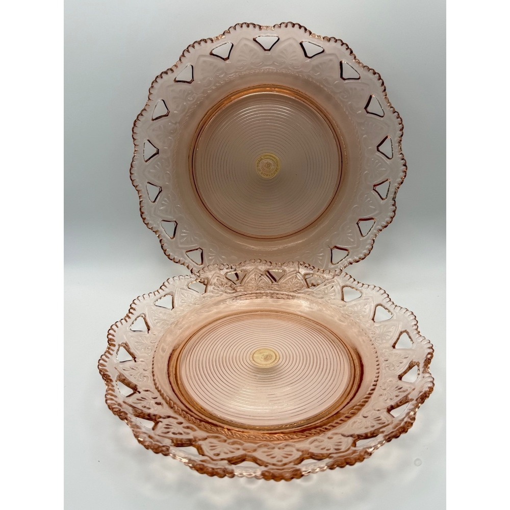 Williams-Sonoma Grande Cuisine Pink Glass Lace Edge 9" Plates Portugal Set of 2